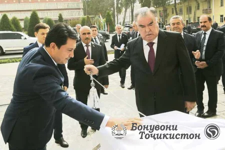 Эмомалӣ РАҲМОН: «Ман ба шумо сулҳ меорам!»