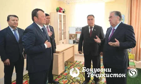 Ваҳдат дастоварди бузурги миллат