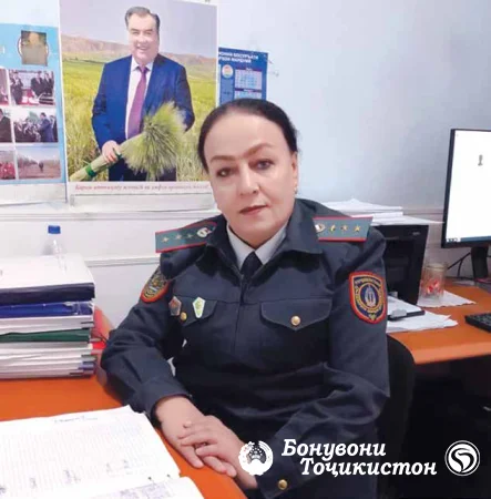 Садафе пур аз гуҳар